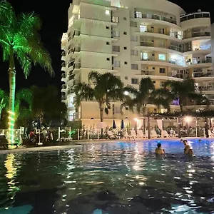 Apartamento Apartamento de Praia em Condomínio Fechado